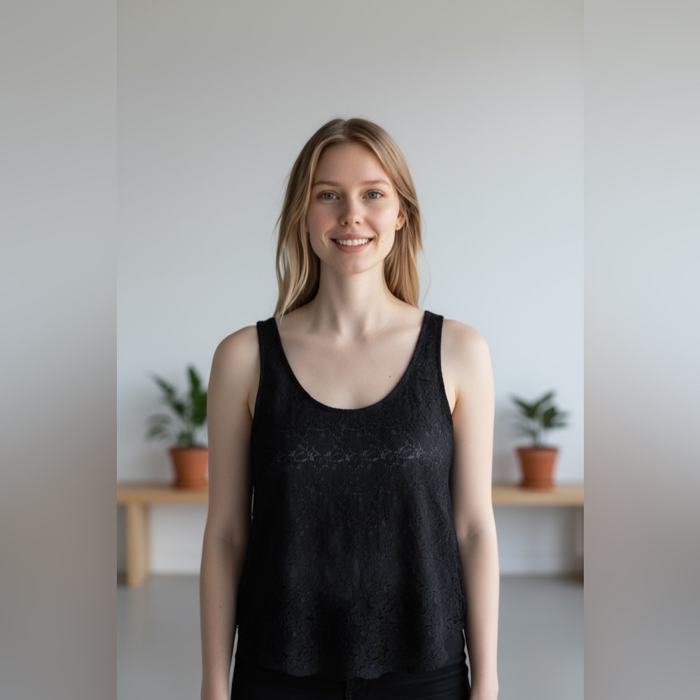 Talula for Aritzia Small Lace Tank Blouse Black
